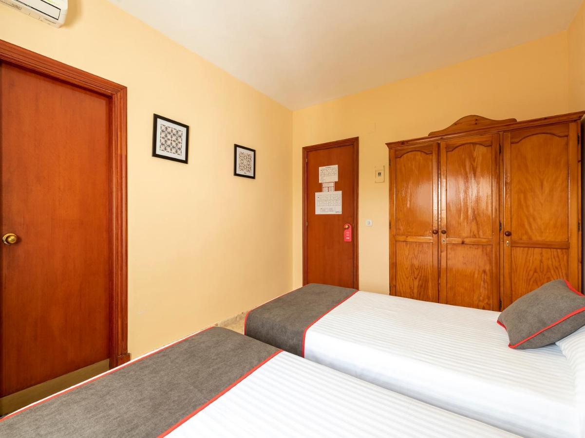 Oyo Hostal El Paisano 우트레라 외부 사진